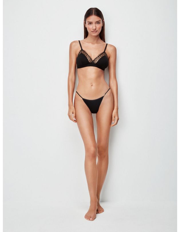 Conjunto triangular de Gisela