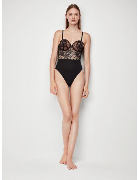 Body negro de encaje de Gisela