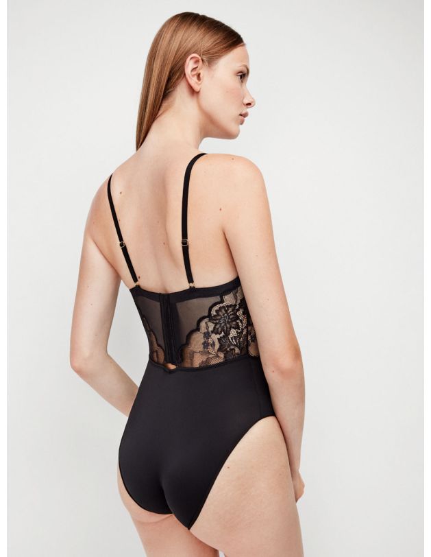 Body negro de encaje de Gisela