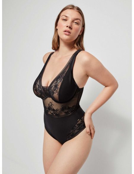 Body de encaje efecto tanga de Gisela