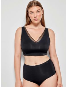 Sujetador sin aro y con foam acabados termofusionados