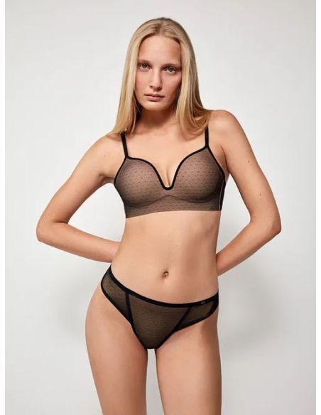 Braguita brasileña en tejido plumetti y acabados termofusionados
