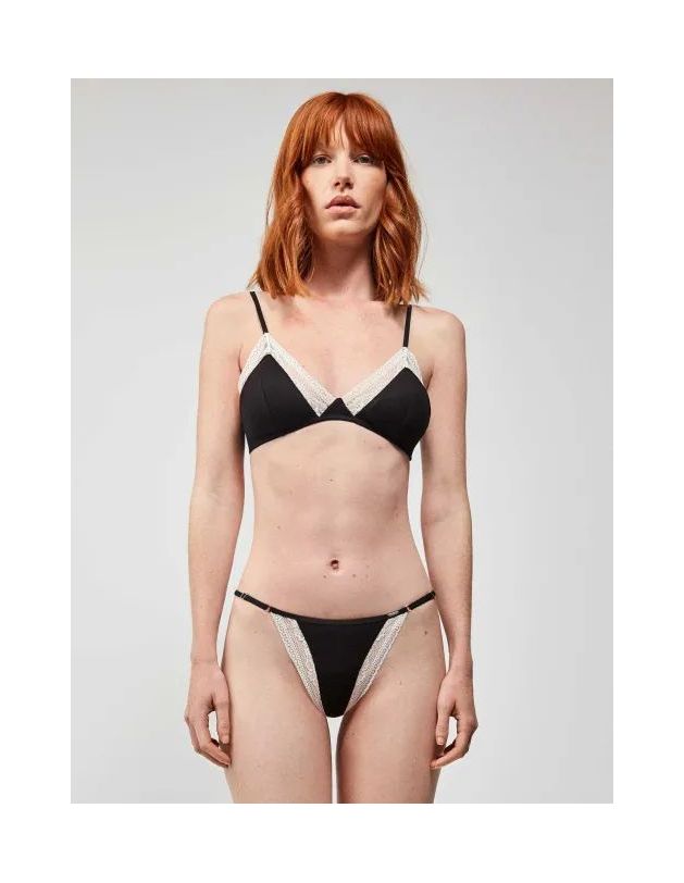 Braguita brasileña con encaje a contraste...