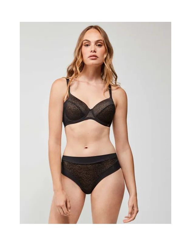 Braguita alta de encaje con ajuste perfecto