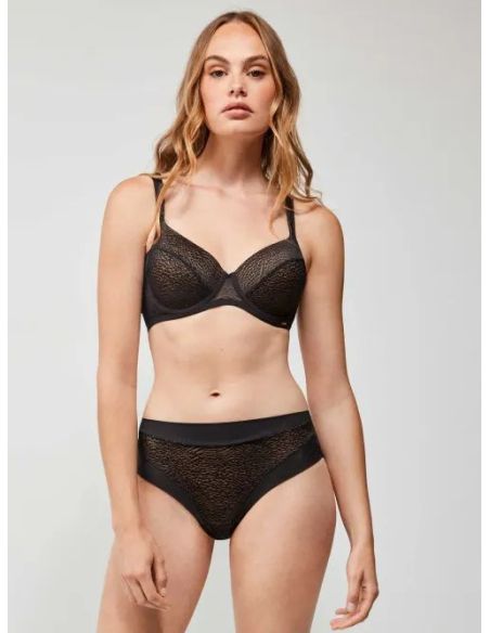 Braguita alta de encaje con ajuste perfecto