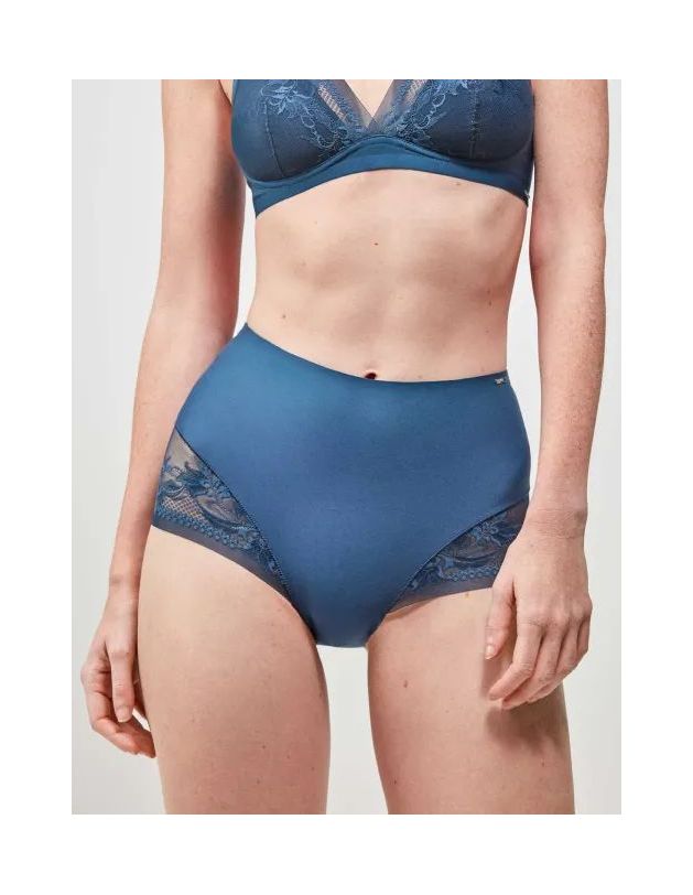 Braguita alta sin costuras con acabado invisible