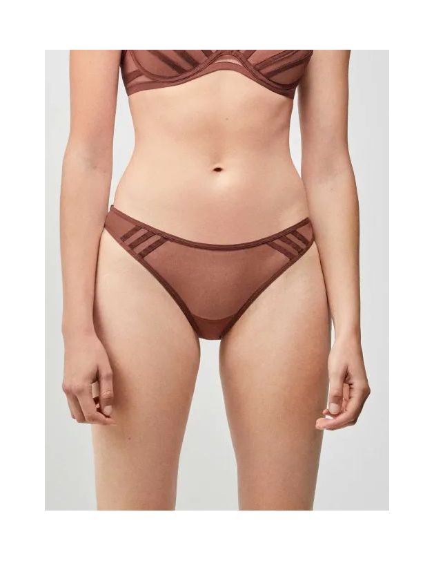 Braguita brasileña en tejido cómodo