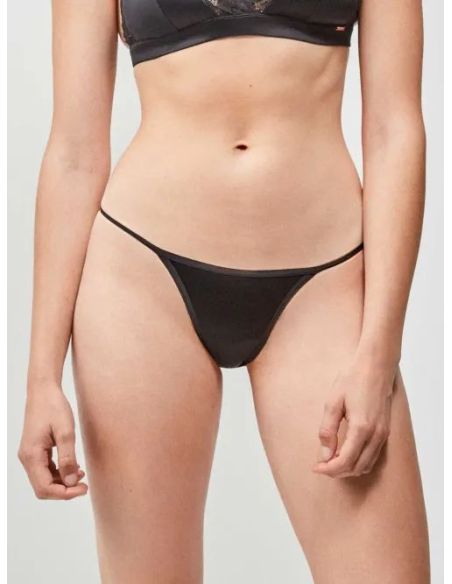 Braguita brasileña con tiras finas ajustables