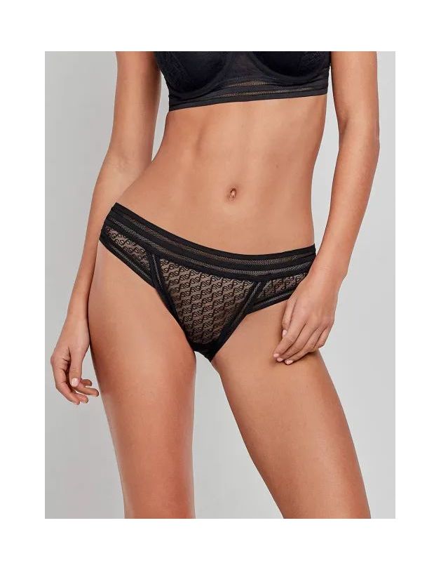 Braguita clásica jacquard de tul