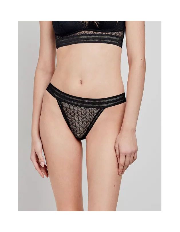 Braguita brasileña en jacquard de tul