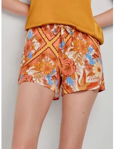 Pantalón corto en estampado oriental