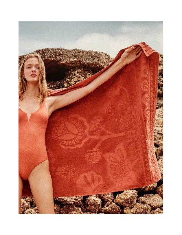Toalla de playa estampada