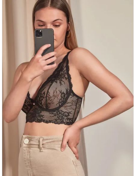 Bralette de encaje con aro y copa