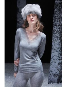 Camiseta termal cuello pico con encaje