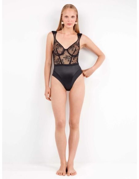 Body encaje all over hombreras