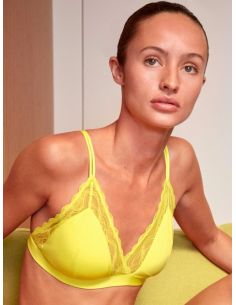 Sujetador triangular copa extraíble encaje