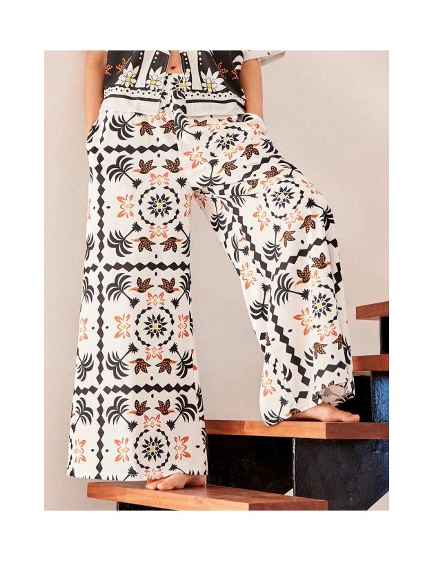 Pantalón largo en estampado tropical