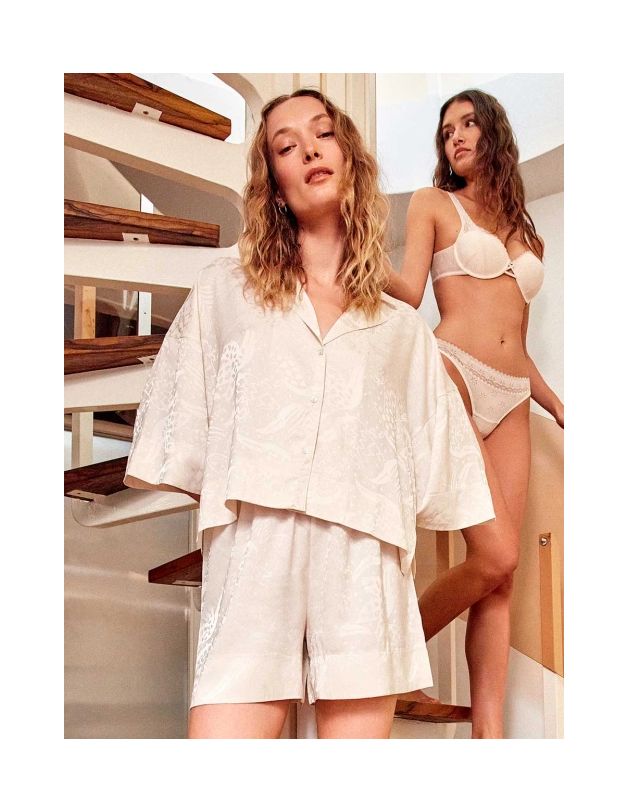 Conjunto pijama short y camisa en  tejido...