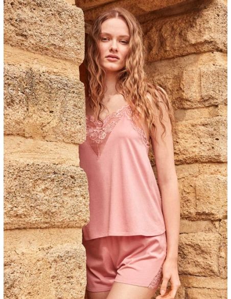 Pijama corto con detalles de encaje gisela