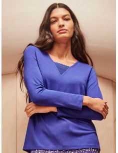Camiseta escote pico con encaje