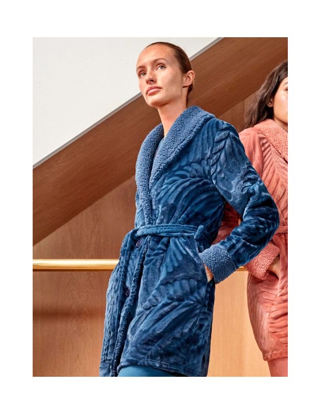 Bata corta abotonada estampada con cinturón