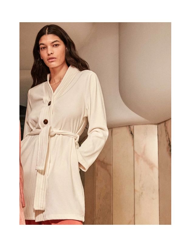 Bata corta de polar con cinturón