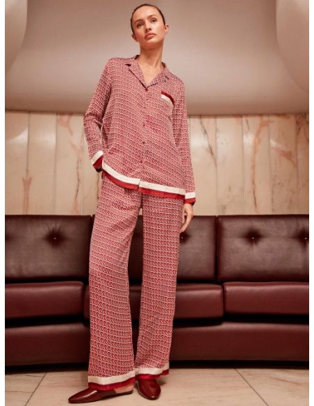 Pijama camisero con monograma estampado