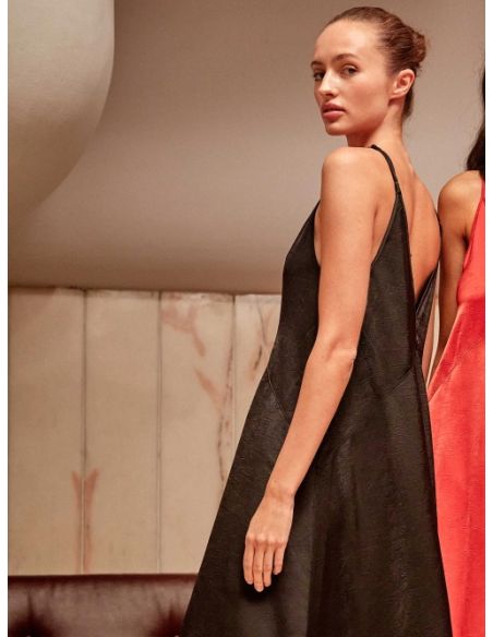 Camisón largo de satén con tirantes ajustables