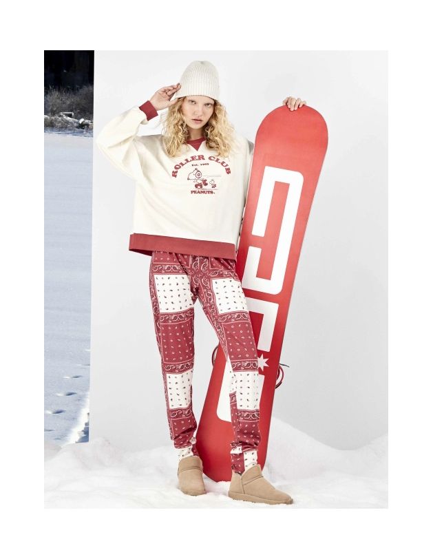 Pijama de Snoopy con pantalón estampado paisley