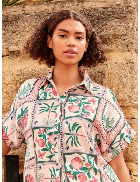 Camisa manga corta satén estampado mosaico floral tropical