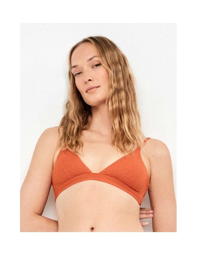 Top bikini triangular piqué lurex dorado