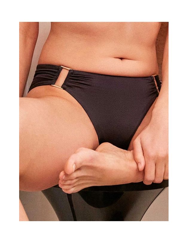 Braguita bikini clásica argollas gisela