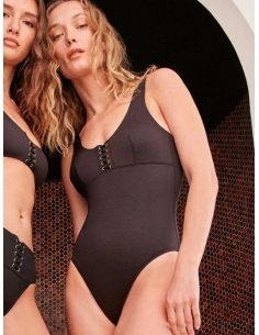 Bañador high tech sin aro ojales delanteros gisela