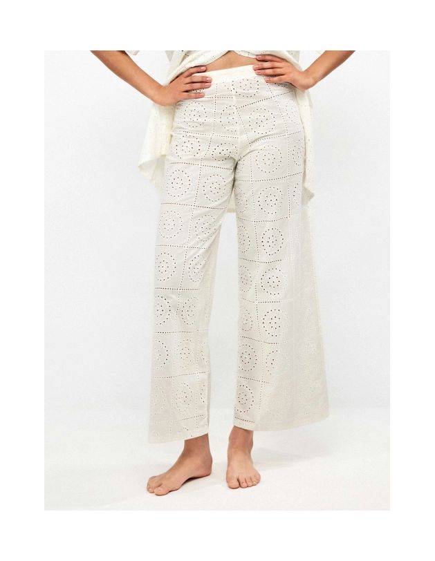 Pantalón largo ancho en tejido bordado gisela