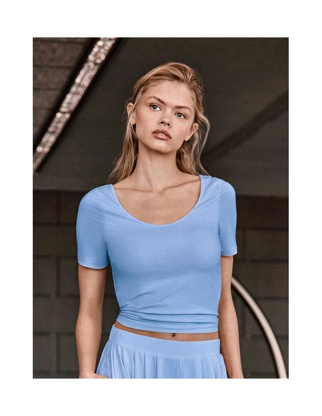 Camiseta con copa fija