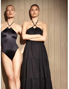 Vestido negro anudado en el cuello gisela