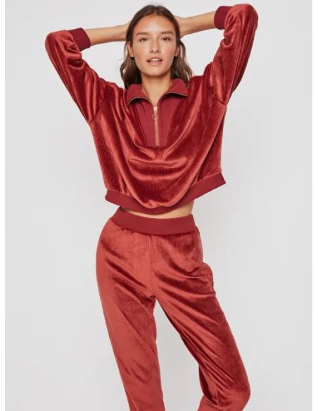 Pijama cuello alto de terciopelo Caldera