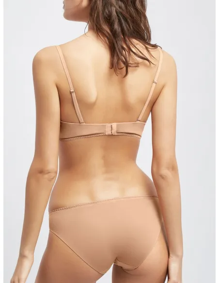 Sujetador desmontable con copas de microfibra de Gisela.