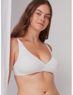 Sujetador triangular sin aro y foam extraible de Gisela 2