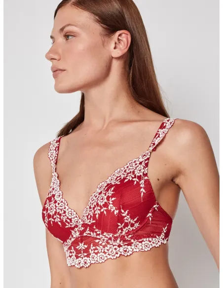 Conjunto rojo estampado escote capacidad con brasileña